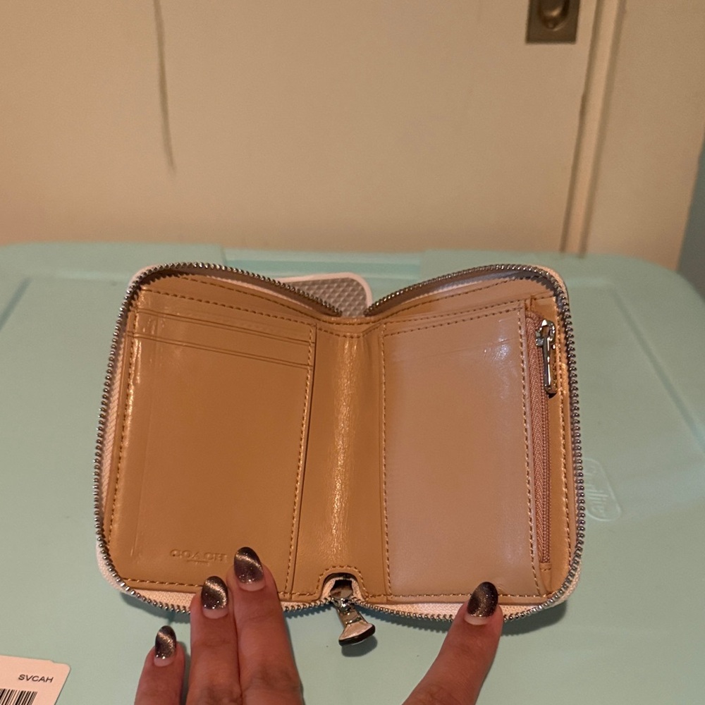 Coach Floral Print Pink Zip-Around Wallet - Picture 2 of 4